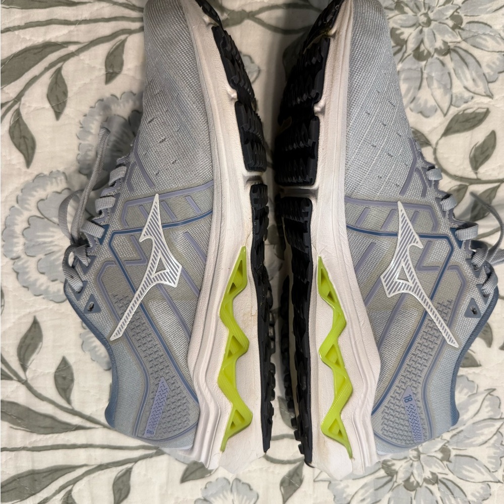 Mizuno Blue Athletic Shoes
